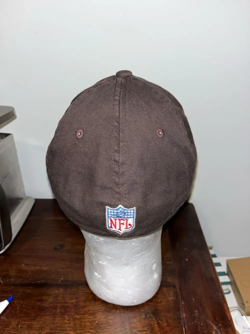New era Cleveland browns knit snowboard ski winter Pom nfl shield cap beanie